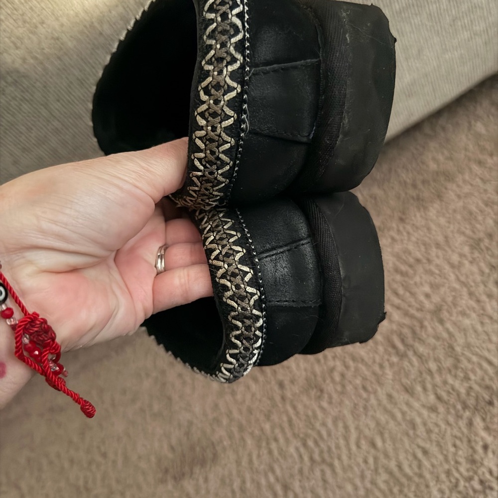 UGG Black Slip-On Slippers / Clogs – Women’s Size 8 - Picture 3 of 7